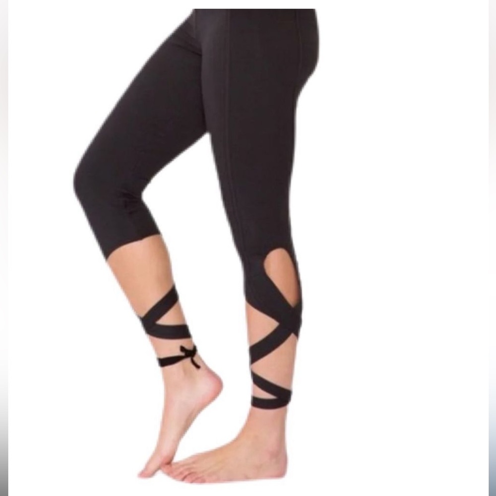 FREE PEOPLE Movement Black Womens sz Small Lace Up Leg Pull On Leggings Pant